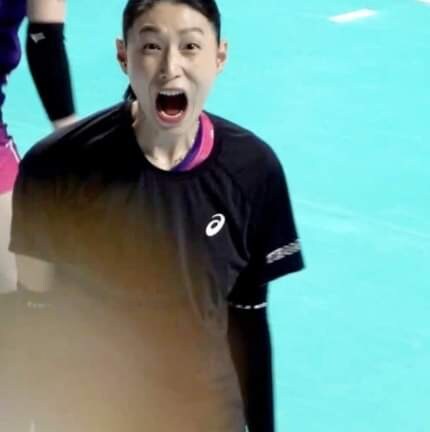 자기 사진 찍는 사람을 응징하는 김연경_4.png