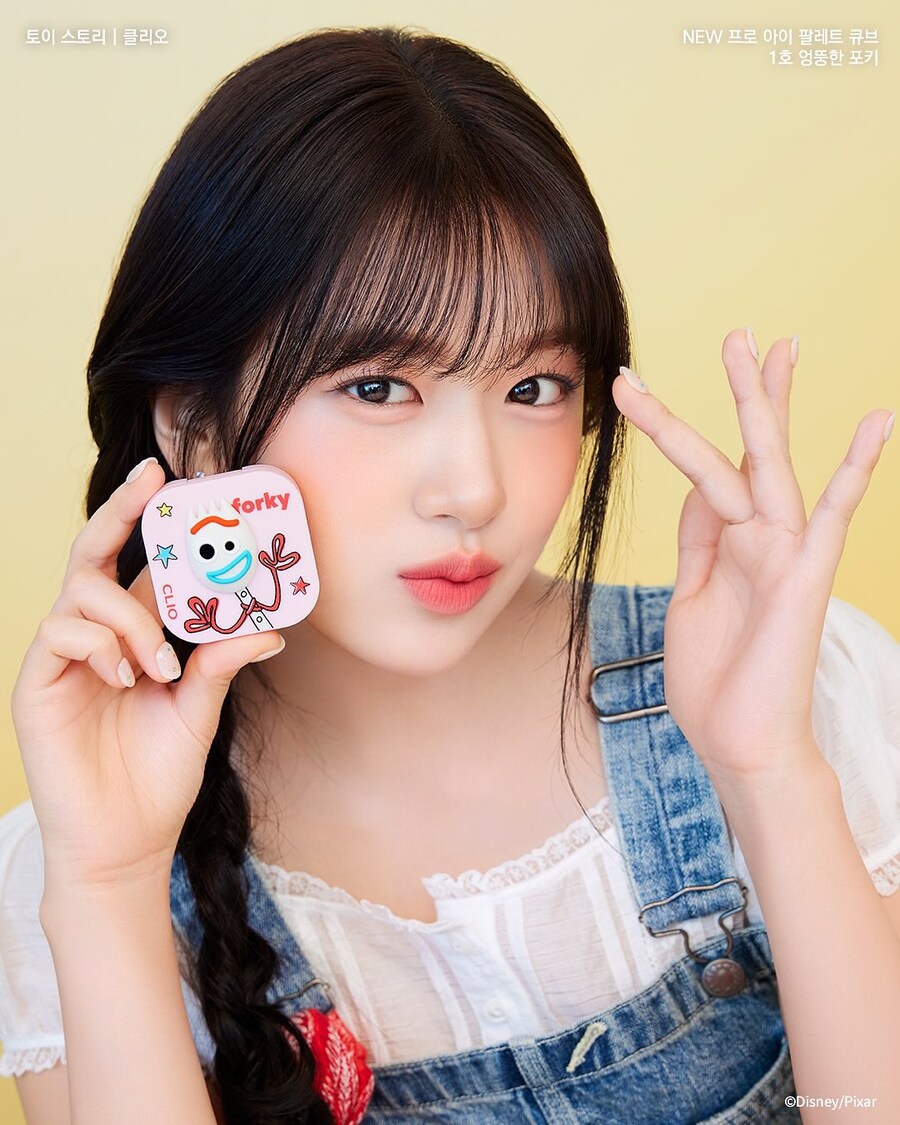 장원영 헬로키티 VS 안유진 토이스토리_5.jpg