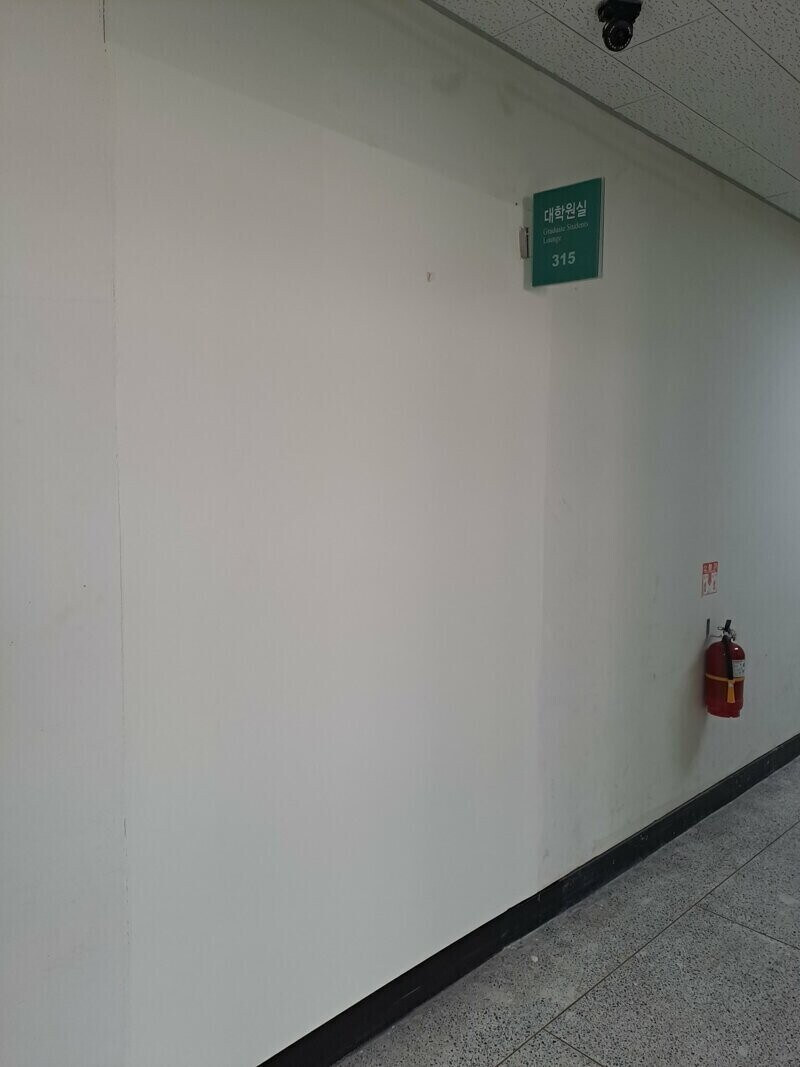 이 앞, 감옥 있다_1.jpg