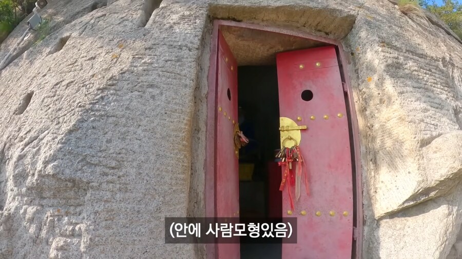 실제 화산에 간 여행 유튜버_22.png