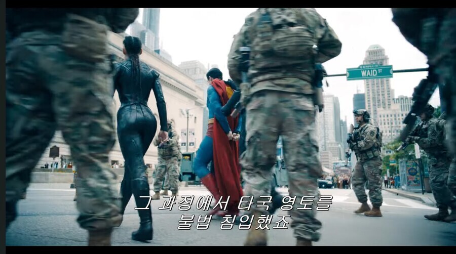 DC) 자신이 뭘 잘못했냐면서 화내는 슈퍼맨_3.jpg