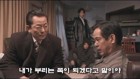 돈의 노예로 부려지던 남자가 선택한 최악의 행동_48.jpg