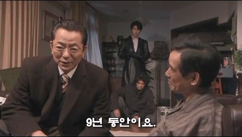 돈의 노예로 부려지던 남자가 선택한 최악의 행동_56.jpg