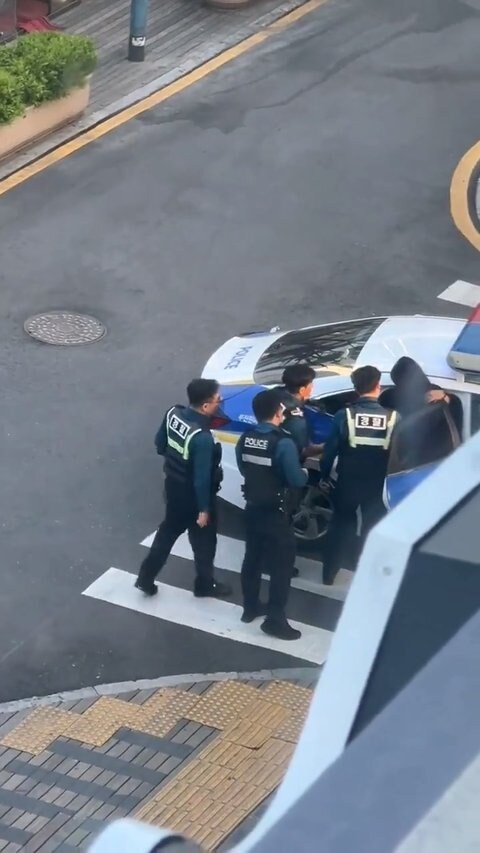 여고생 하나 잡는데 경찰 4명 동원_4.jpg