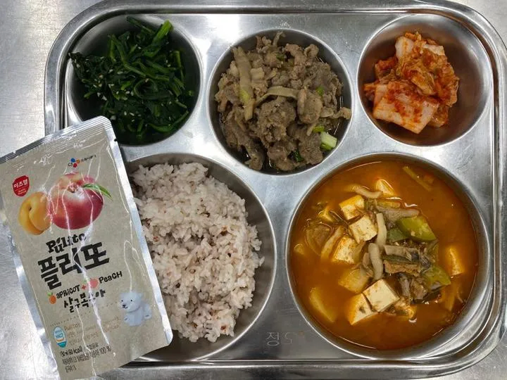 미국인은 이해못하는 한국 급식_2.webp