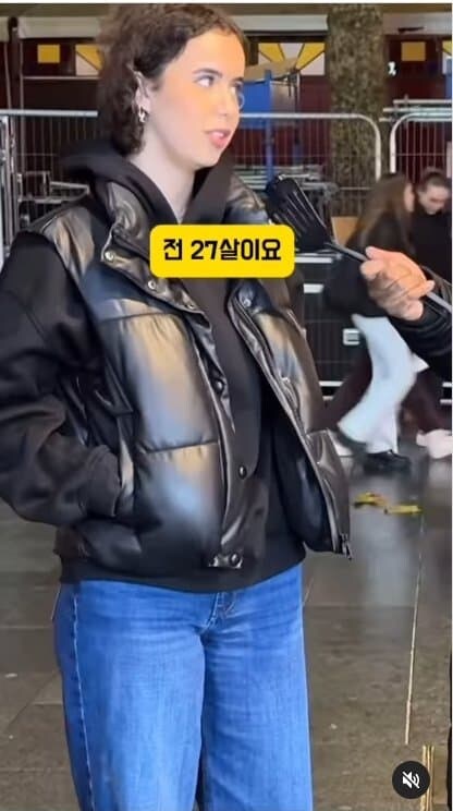 서양인들 나이 맞추기ㄷㄷㄷ_26.jpg