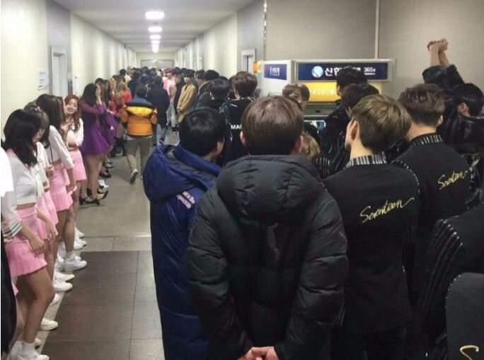 음악방송 복도에서 PD에게 인사 안해도 된다는 송은이_9.jpg