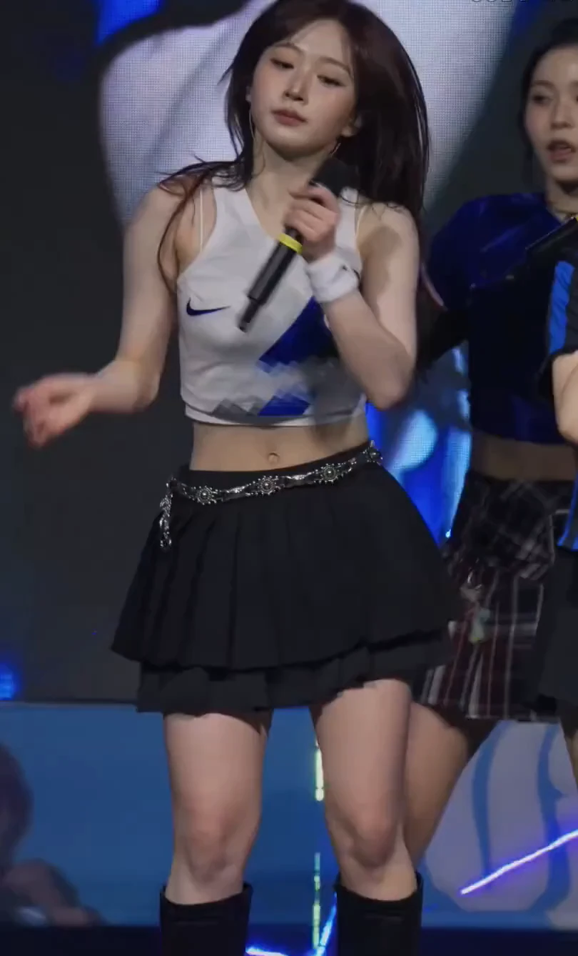 호불호 갈리는 배꼽 gif_1.webp