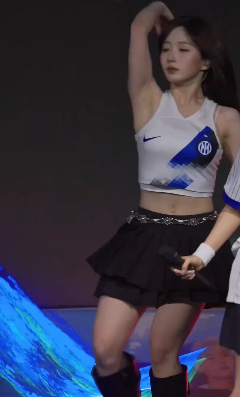 호불호 갈리는 배꼽 gif_2.webp