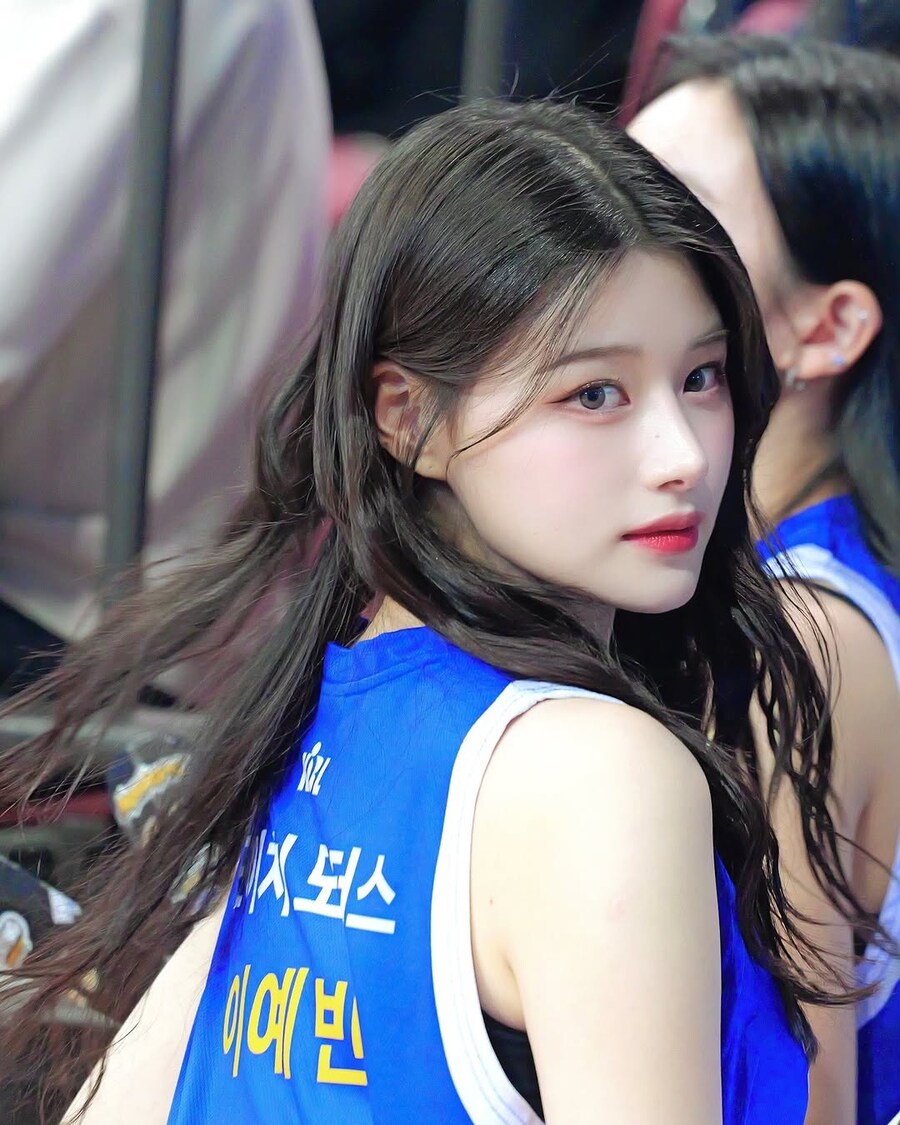 이쁜 KT 치어리더.._1.jpg