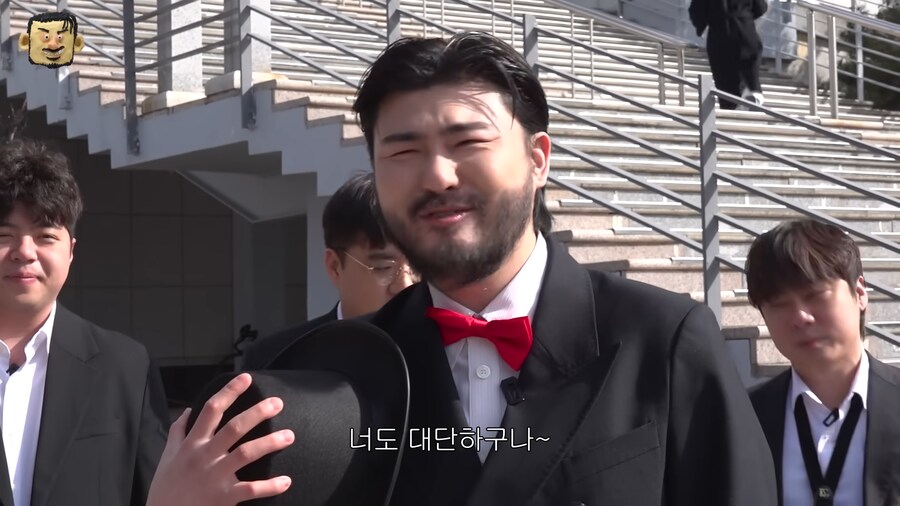 막내pd 졸업 축하하러 와준 가터벨트님_17.png