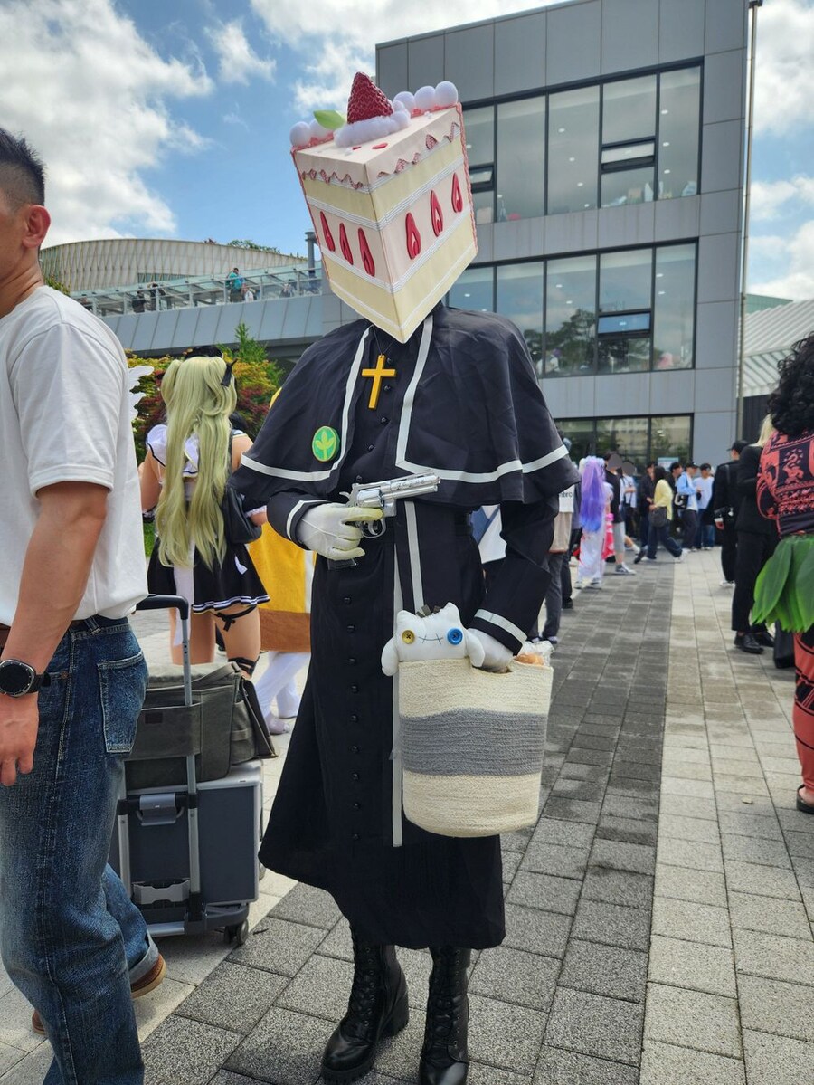 트릭컬) 교주 코스프레 개간지나네_1.jpg