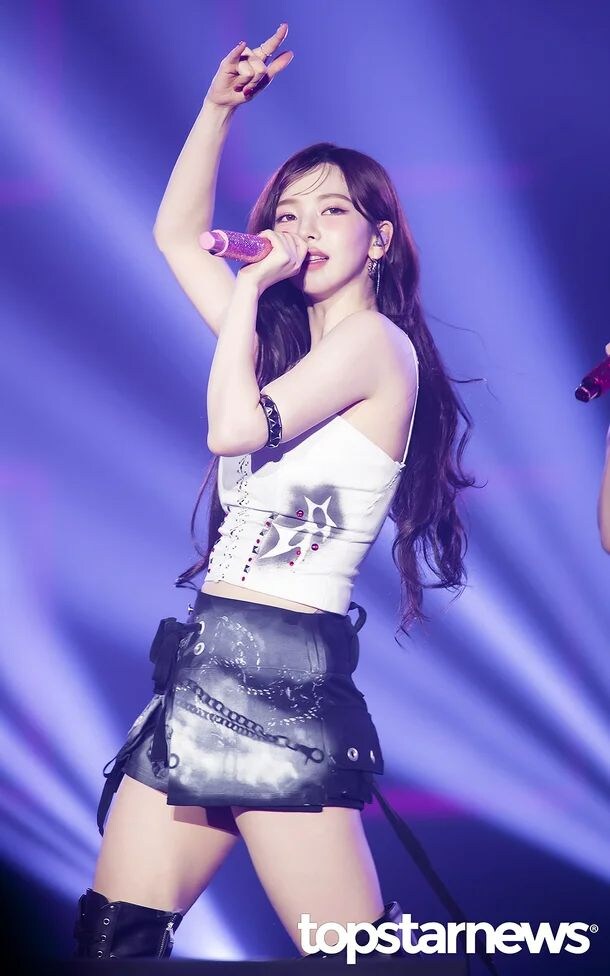 카리나 너무 예뻐서 참다 못하고 팬아트 그려버림_1.jpg