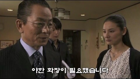 길거리에 버려져있던 여자 시체의 정체_30.jpg