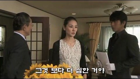길거리에 버려져있던 여자 시체의 정체_36.jpg