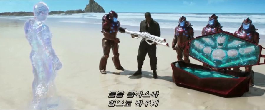 영화속 좋은 무기를 가지고 개조하는 남자_8.jpg