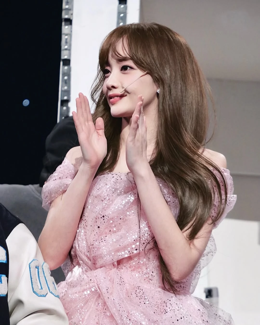 츄 옆에서도 꿀리지 않는 개그우먼.JPG_2.webp