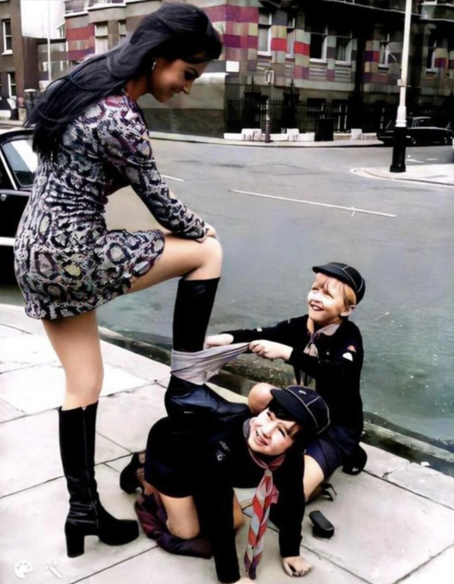 1972년 구두닦이로 돈 버는 어린이들_1.png