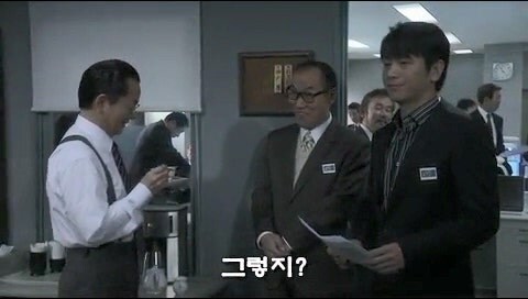 30만원짜리 슈트 자랑하러 왔다가 처맞고 감 ㅋㅋㅋ_13.jpg