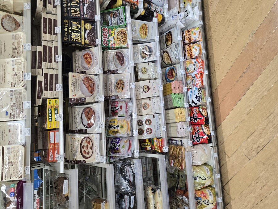 지브리 스튜디오 미술관 앞 편의점의 비밀. jpg_6.jpg