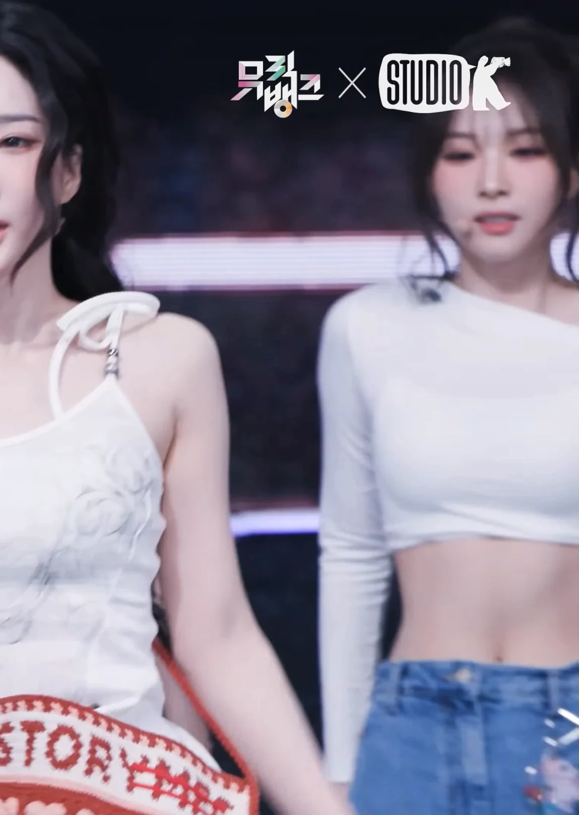 호불호 갈리는 허리 라인 gif_1.webp
