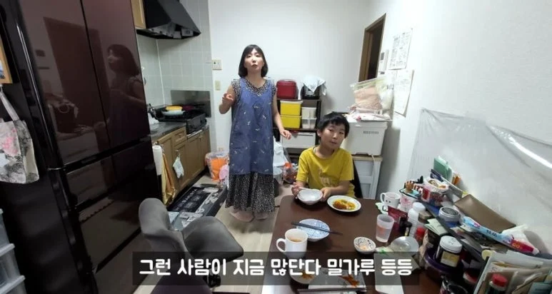 쌀대신 파스타나 우동 빵 먹으라는 일본의 10년전.JPG_1.webp