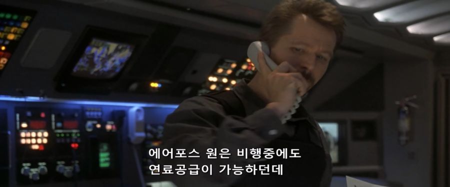 영화속 협상을 하는 테러리스트_1.jpg