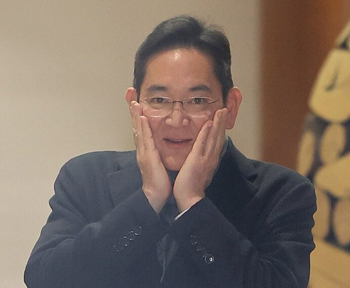 ???: 님들 통장에 1조 가 들어있으면 어떨거같음??_1.png
