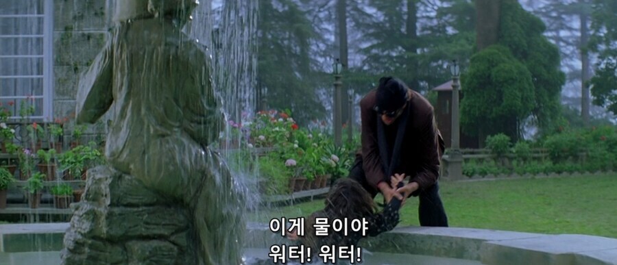 눈에 뵈이는게 없는 애새끼 참교육하는 아저씨.jpg_3.jpg