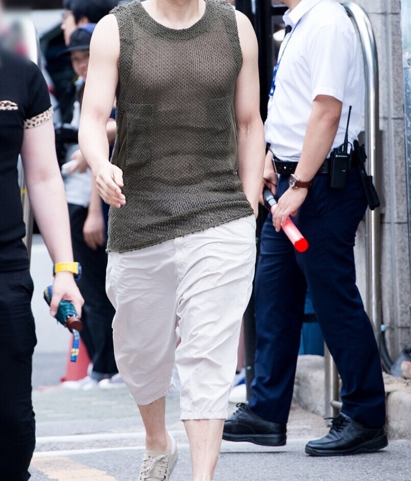 연예인이 이상한 옷을 입었을 때 반응_1.jpg