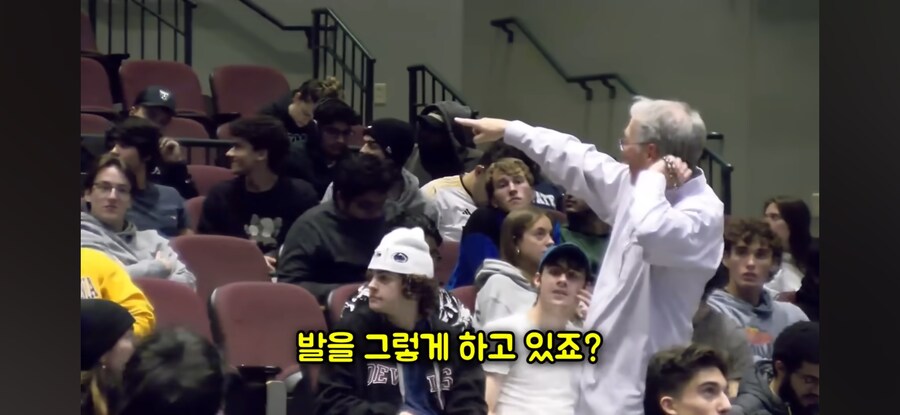 미국인에게 K-예절 전파하는 교수님_2.jpg