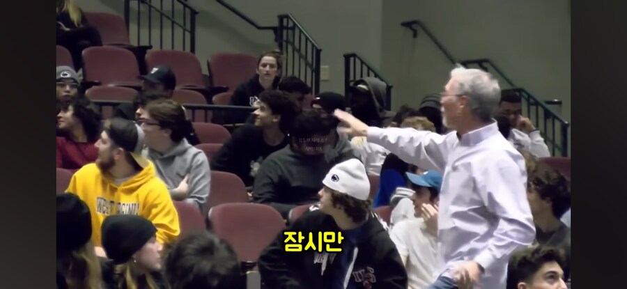 미국인에게 K-예절 전파하는 교수님_3.jpg