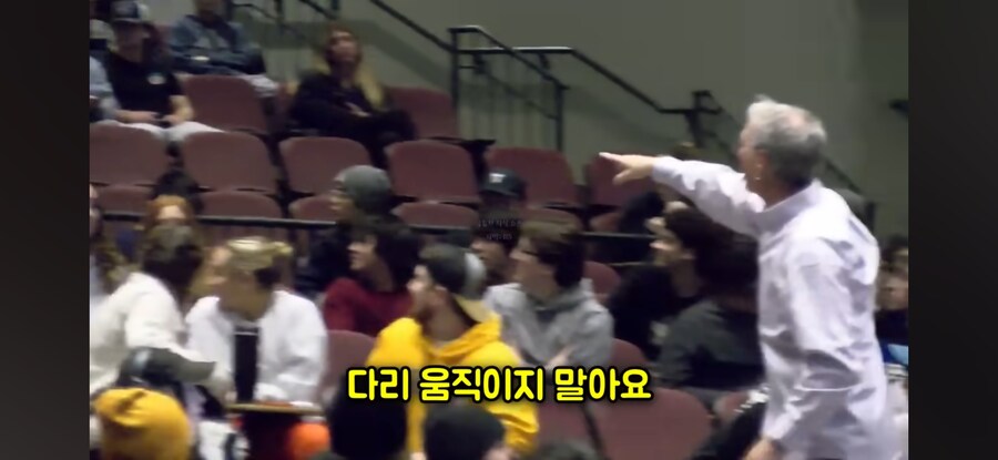 미국인에게 K-예절 전파하는 교수님_4.jpg