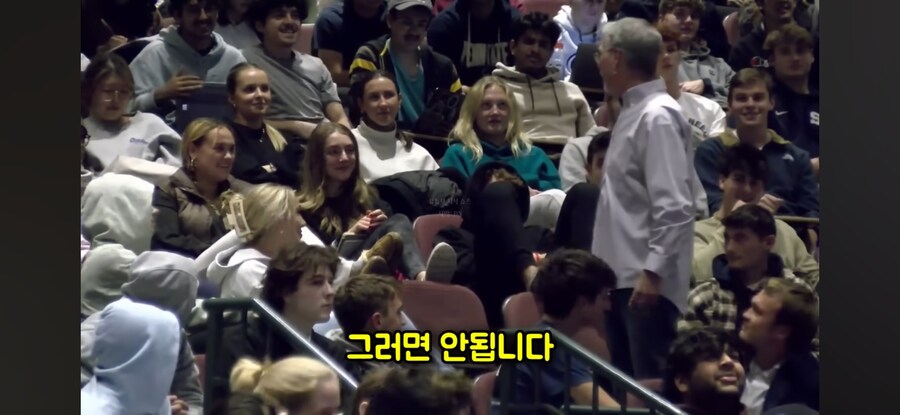 미국인에게 K-예절 전파하는 교수님_15.jpg