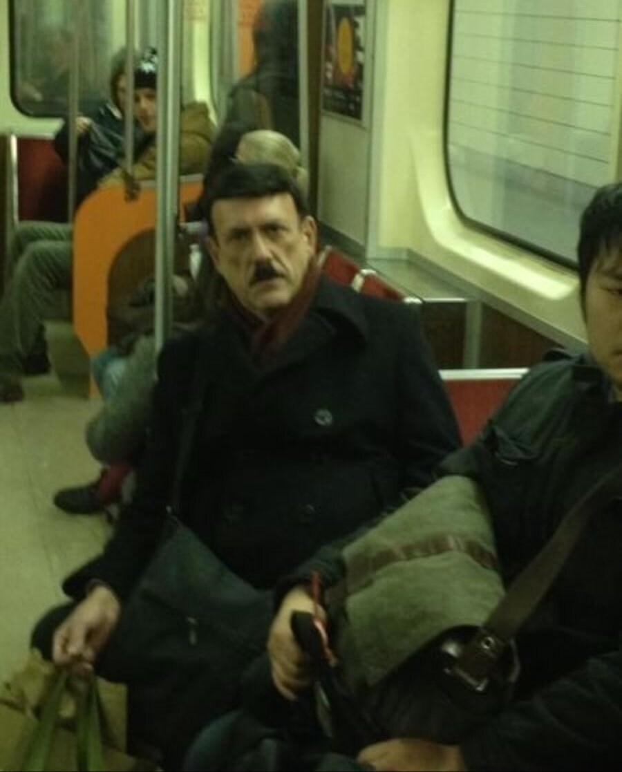지하철에서 모르는 아저씨가 자꾸 나 쳐다봄;;_1.jpg