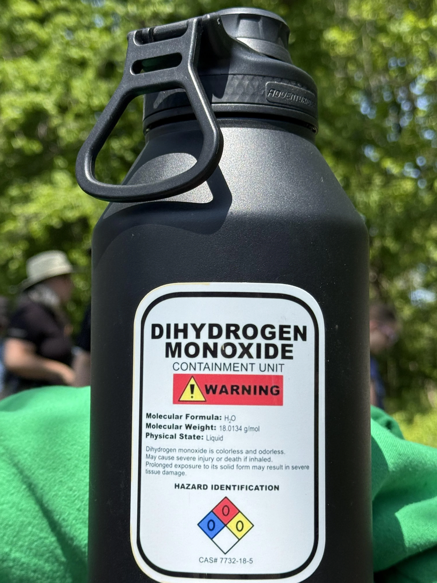 Dihydrogen Monoxide.jpg_1.webp