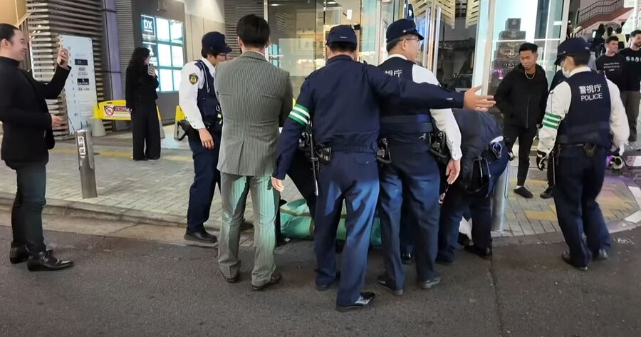일본 주폭체포 ㅈㄴ 웃기네_9.jpg