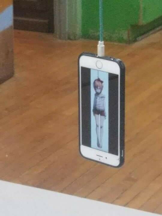 사탄이 핸드폰을 쓴다면_1.jpg