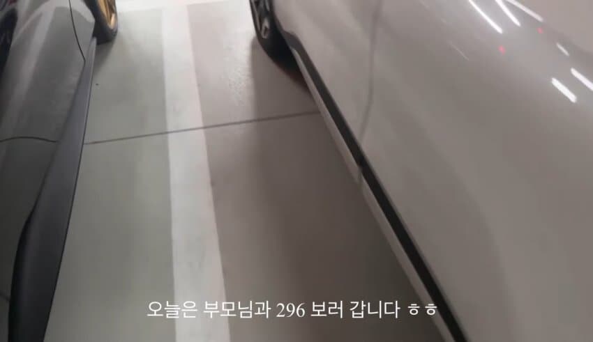 부모님하고 페라리 뽑으러 간 21살 대학생 jpg_2.jpg