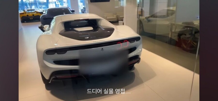 부모님하고 페라리 뽑으러 간 21살 대학생 jpg_8.jpg