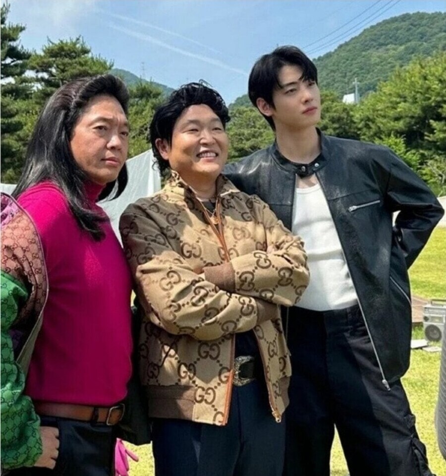 굉장히 폭력적인 사진_1.jpg