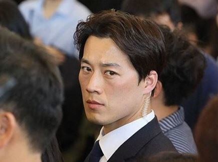 그 일이 있은 후 경호 일은 할수없게 되었지..._14.jpg