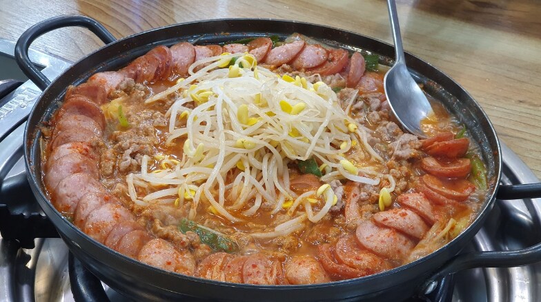 호불호 씨게 갈리는 부대찌개 토핑.jpg_1.png