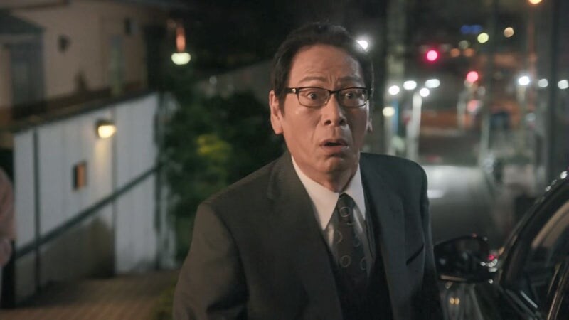 어둠을 쫓다가 어둠에 잡아먹힌 남자_4.jpg