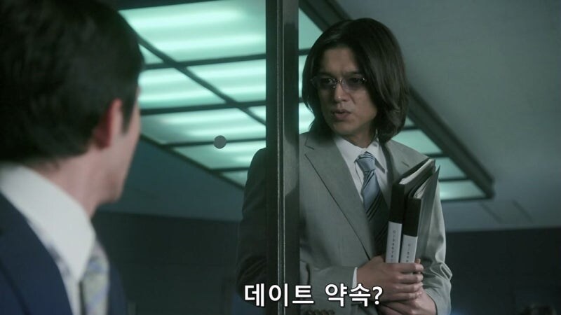 어둠을 쫓다가 어둠에 잡아먹힌 남자_32.jpg