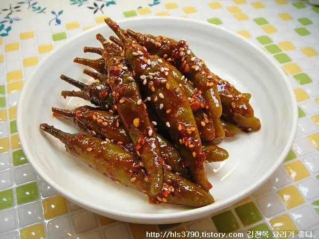 생각보다 꽤 맛있는데 틀딱 취급받는 반찬_4.webp