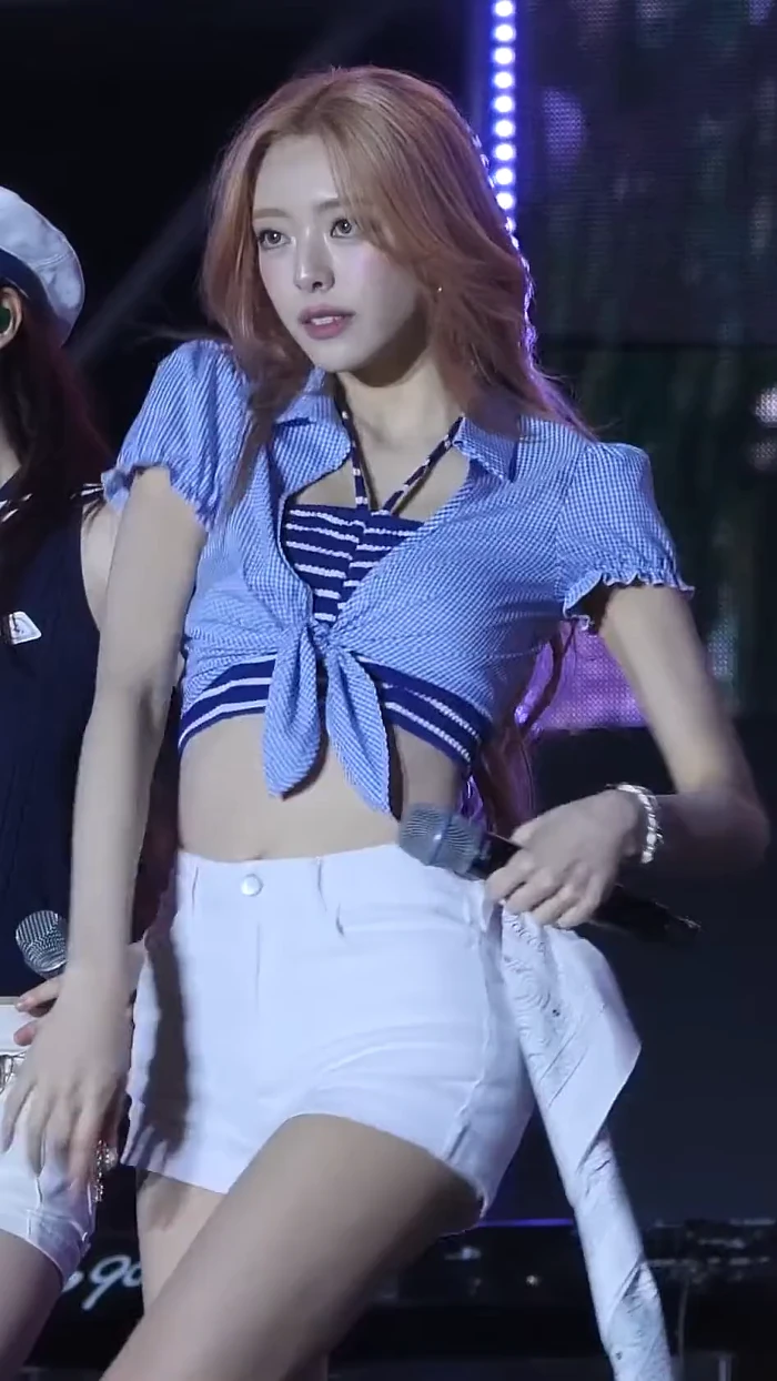 03년생 누나 gif_1.webp