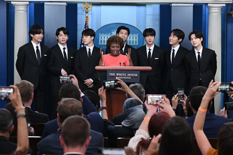 ??? : BTS가 빌보드에 좀 들었다고 대단한건 아니잖아?_6.jpg