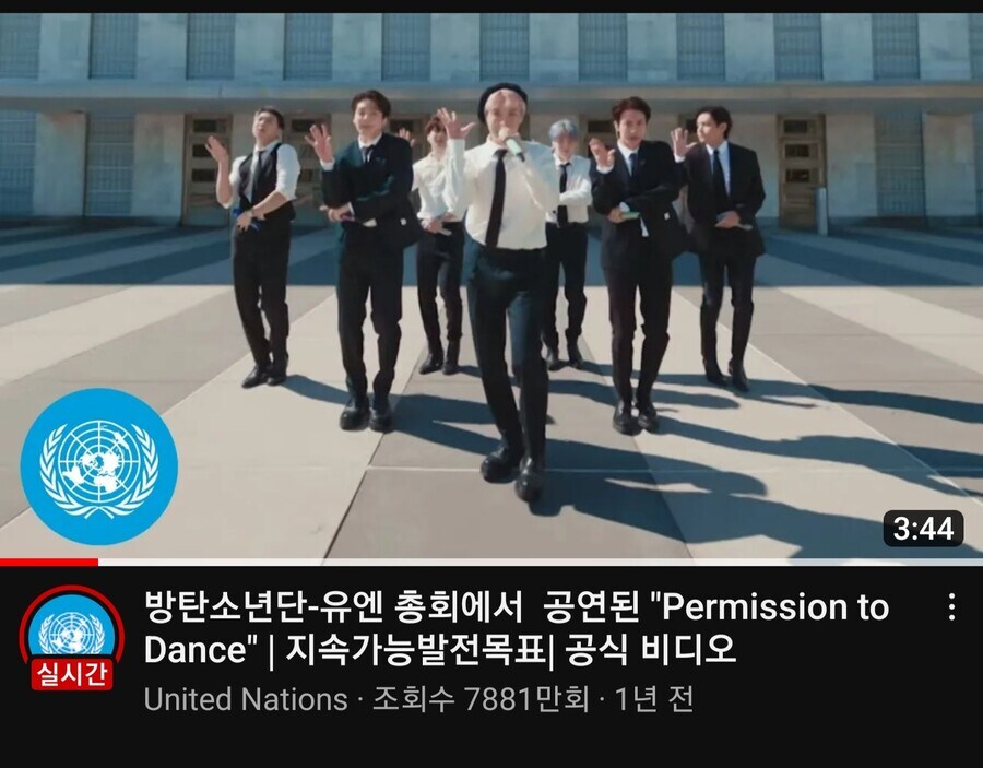 ??? : BTS가 빌보드에 좀 들었다고 대단한건 아니잖아?_11.jpg