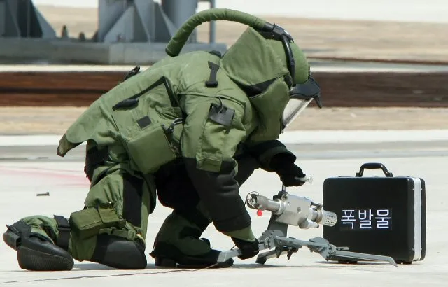 한국 EOD가 EOD 슈트를 별로 안 좋아하는 이유_1.webp